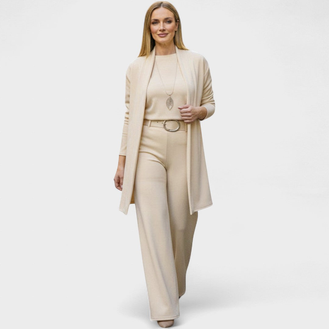 Janet | Luxurious & comfortable three-piece women's suit